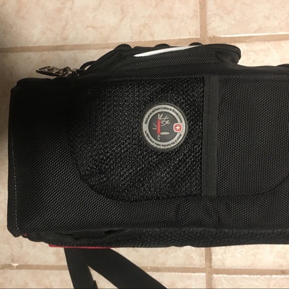 Swissgear one strap camera bag - Picture 3 of 3